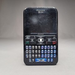 Pantech C530 AT&T QWERTY Cell Phone 3.0MP Camera Black Untested Battery Included