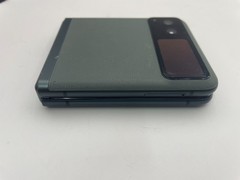 Defective Motorola Moto Razr 5G (2023) XT2323-2 Unlocked – 128GB – READ