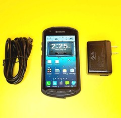 *BELL LUCKY MOBILE & VIRGIN MOBILE ONLY* KYOCERA E6560C ANDROID CELL PHONE 16GB