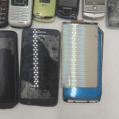 Lot of 20pcs Assorted Cell Phones For Parts, Scrap or Gold Recovery