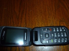 2 Flip Phones – Samsung Gusto Verizon Cell and E-Talk Kazuma – Flip Cell Phones