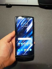 Motorola Razr 2019 (XT2000) Black/Gold 128GB Unlocked GSM Flip Smartphone