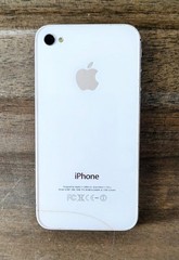 White/Gold Apple ipad and iphones -Lot of 3 For Parts or Repair (All Power On)