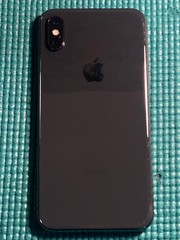 Apple iPhone X – 64GB – Space Gray (Unlocked) A1865 (CDMA + GSM)