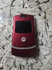 Motorola RAZR V3 Retro Flip Phone – Rare Red Color Powers On Battery Bad