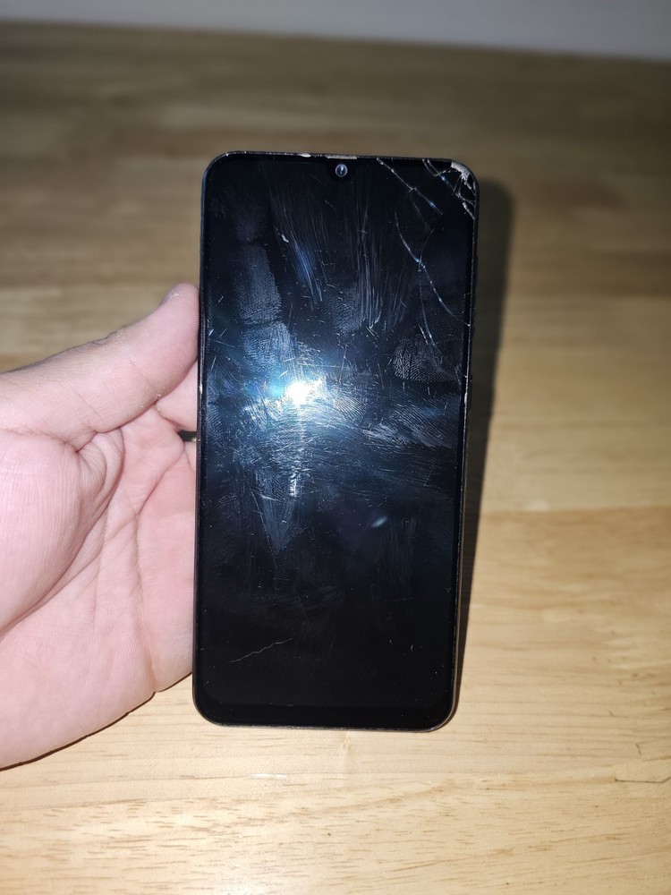 Used Galaxy A50 64GB Coral With Cracks Sprint Carrier