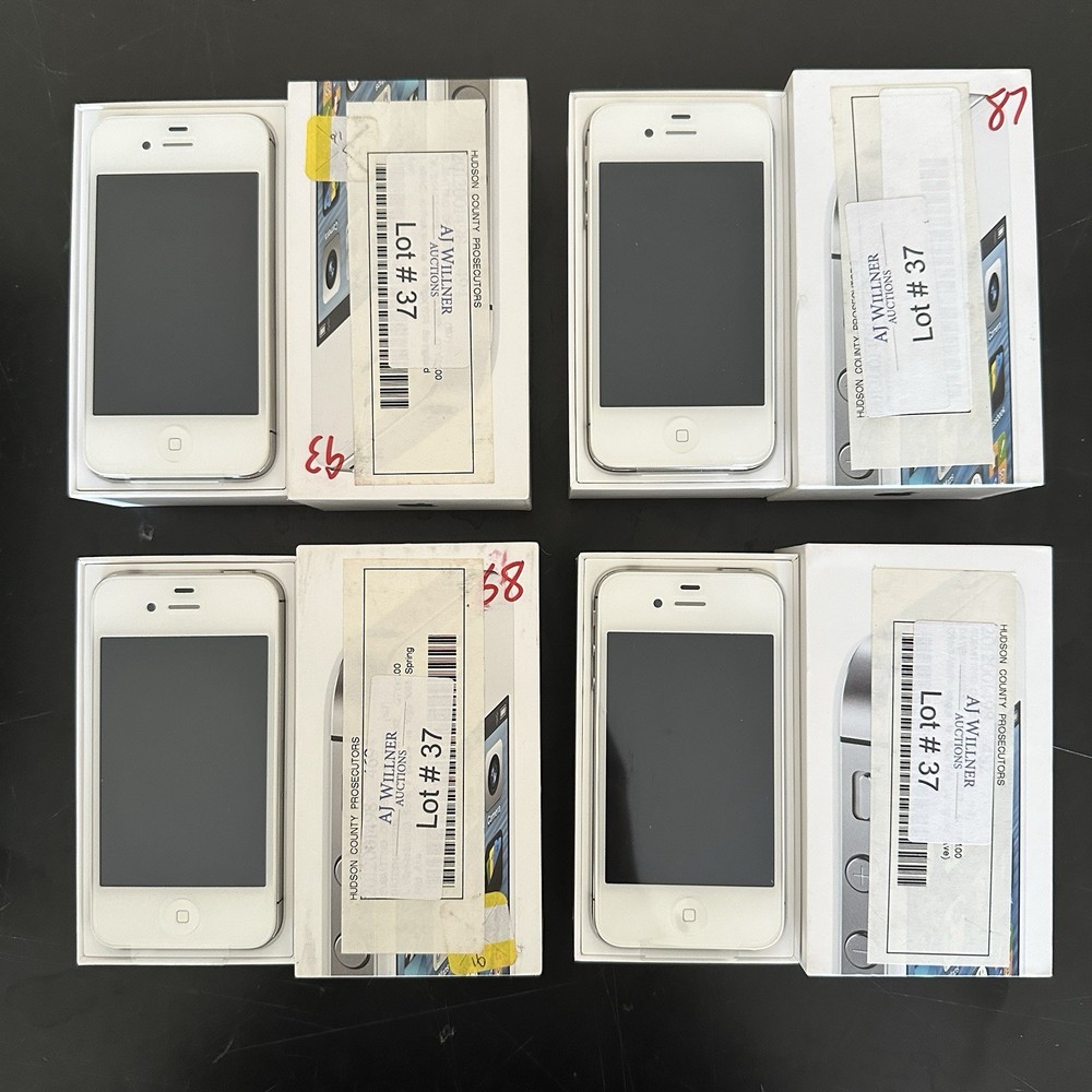 Apple iPhone 4s 16GB White A1387 Smartphone – New Open Box – Sold Individually