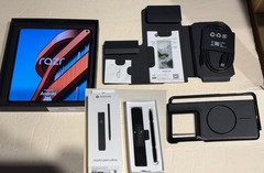 Motorola – Razr Fold 2026 512GB (Unlocked) PANTONE Blackened Blue PLUS Moto PEN