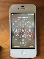 Apple iPhone 4s – 16 – WHITE Password Locked A1349 Movie Prop