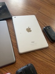 Lot Of Assorted Apple iPhones, Tablets – For Scrap only or PARTS ONLY