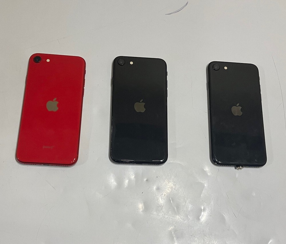 Apple iPhone SE 2nd Gen. 2 BLACK / 1 RED 64GB (Total Wireless) A2275 (CDMA + G