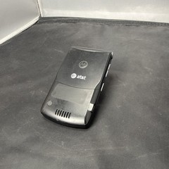 Motorola RAZR / Razor V3 – Black and Silver Cellular Flip Phone