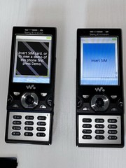 Lot of x2 Walkman W995 Phones with M2 Memory Chips: Read Description!!