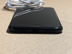 Apple iPhone 7 – 32GB Matt Black (Unlocked) A1660 (CDMA + GSM)
