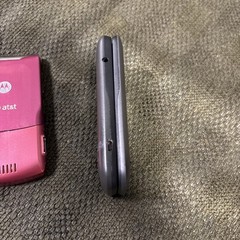 MOTOROLA RAZR-RAZOR Pink & Alcatel Flip Phones Both AT&T