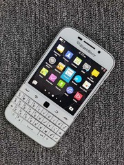 BlackBerry Classic Q20 (SQC100-4) Smart phone 16GB Unlocked GSM 4G LTE Keyboard