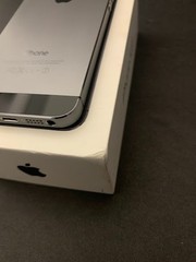 Apple iPhone 5s – Space Gray – 32GB – Factory Unlocked (Model A1533) – Phone/Box
