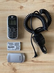 Motorola C series C139 – Black and Silver ( TracFone ) Cellular Phone