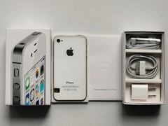 Apple iPhone 4s Unlocked 8/16/32/64GB Black White iOS 6/iOS 9 With Accessories