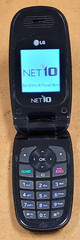 LG 400G / LG400GB – Black ( Net10 / TracFone ) Super Rare GSM Flip Phone