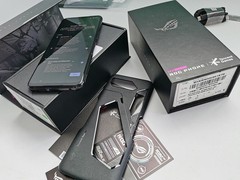 BOXED – ASUS ROG Phone 5s Unlocked 16GB+256GB Dual-sim Android 13 Gaming phone