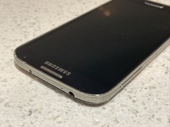 Samsung Galaxy S4 GT-i9500 16GB 4G 5.0″ 13MP Cam 2GB Ram All Parts Genuine✅