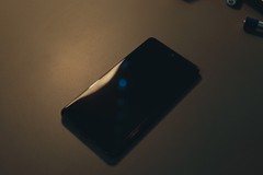 Essential Phone (PH-1) 128GB – Black (Unlocked) Smartphone – H7205 – LineageOS
