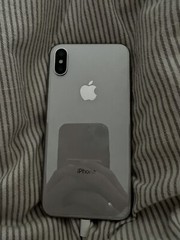 Apple iPhone X – 64GB – Silver (Unlocked) A1865 (CDMA + GSM)