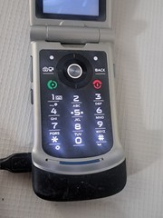 Motorola RAZR VE20 Flip Cellular Phone Black Silver 2.0 MP 2.2″ TFT Color Screen