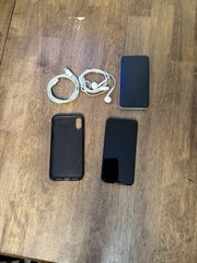 Apple iPhone Black with Wired Earphones Bundle,