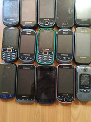 Lot of 20 Hybrid model Samsung for parts