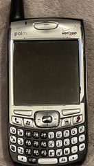 Palm Treo 700wx Cell Phone (Verizon) 2 phones. Untested