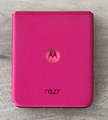 Motorola RAZR Ultra 2025 – 1TB Smartphone – Foldable – Pink Cabaret – Unlocked