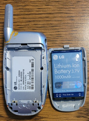 LG VX5200 – Silver and Blue ( Verizon ) Cellular Flip Phone – READ