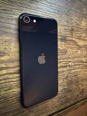 Apple iPhone SE (3rd Generation) 64GB 5G Midnight Black Unlocked 92% BH