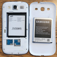 Samsung Galaxy S3 SGH-I747M – White ( Telus ) Very Rare 4G LTE Smartphone