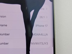 Apple iPhone 17 (A3258) 256GB – Green (Unlocked) Smartphone – *DAMAGED* – H7579