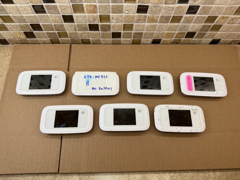 LOT OF 7 AT&T Velocity MF923 Mobile Wi-Fi Hotspot Wireless 4G LTE Router