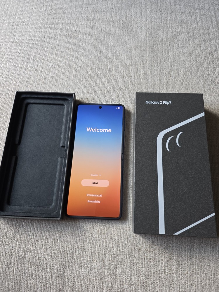 Samsung Galaxy Z Flip 7 5G 256GB – Blue Color (T-Mobile Only) – Open Box