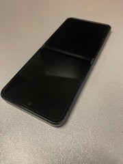 Samsung Galaxy Z Flip4 5G 256GB Gray Unlocked Black Spot Knox ON SM-F721U1