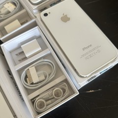 Apple iPhone 4s 16GB White A1387 Smartphone – New Open Box – Sold Individually
