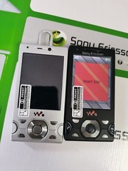 Sony Ericsson w995 w995i 3G WIFI Bluetooth GPS 8MB Camera mobile Keyboard phone