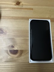 Apple iPhone X – 64GB – Silver (Unlocked) A1865 (CDMA + GSM)