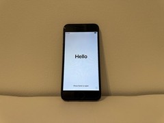 Apple iPhone 6s – 64 GB – Space Gray (Unlocked)