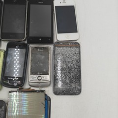 Lot of 20pcs Assorted Cell Phones For Parts, Scrap or Gold Recovery