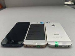Apple iPhone 5s – 16/32/64GB Unlocked Mobile Very Good