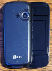 LG Banter LG265 / Rumor 2 – Gray Floral ( Bell ) Very Rare CDMA Slider Phone