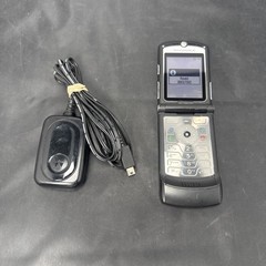 Motorola RAZR / Razor V3 – Black and Silver Cellular Flip Phone