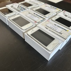 Apple iPhone 4s 16GB White A1387 Smartphone – New Open Box – Sold Individually