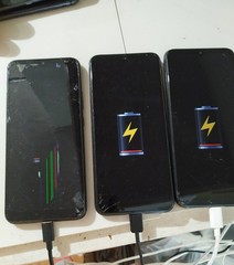 Lot of 31 Cloud Mobile Stratus C8 32GB Smartphone Black For parts